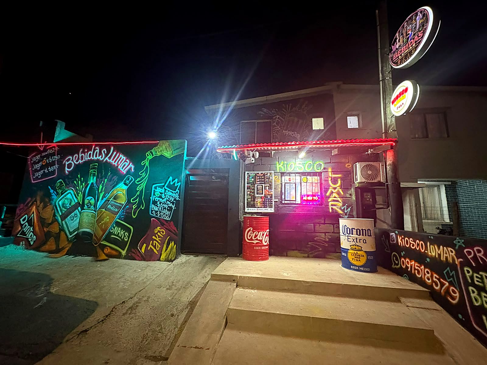 Kiosco Lumar de noche en Maldonado